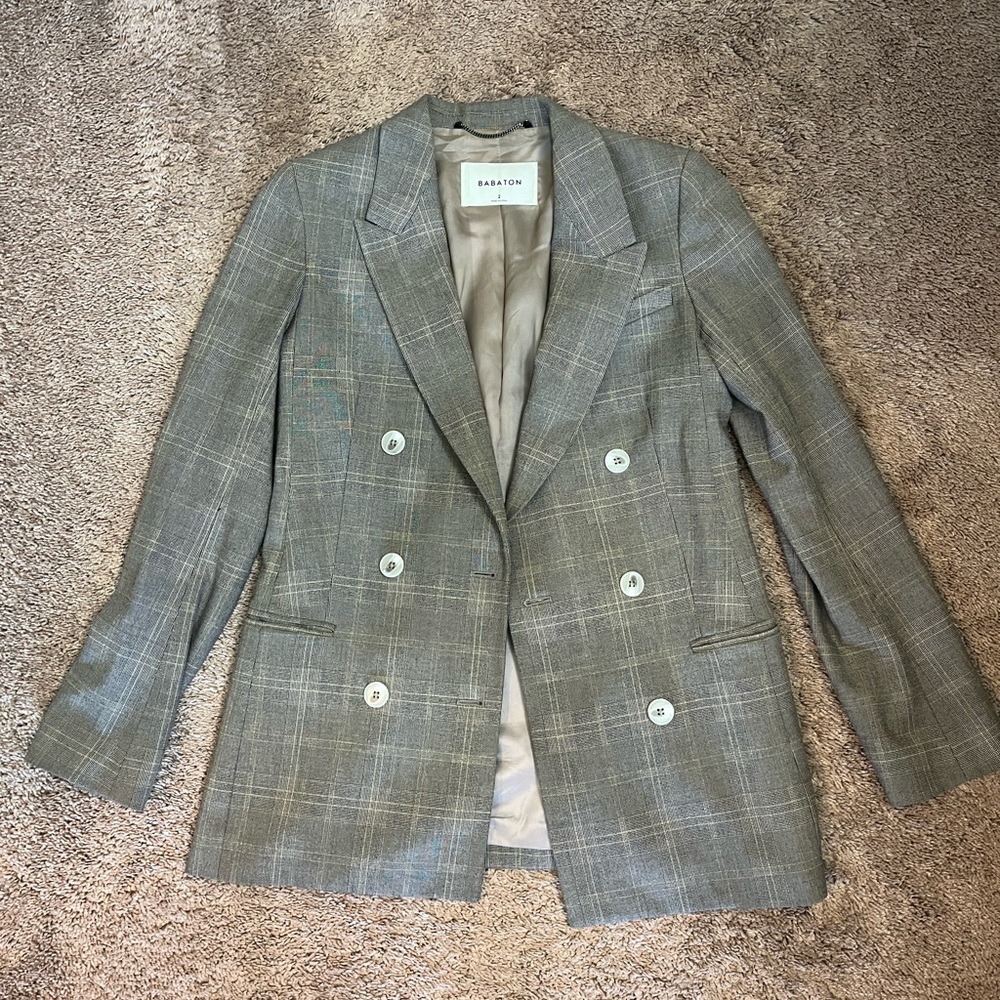 Plaid Aritzia Babaton blazer, fits a bit over sized, I usually wear a sz 4.